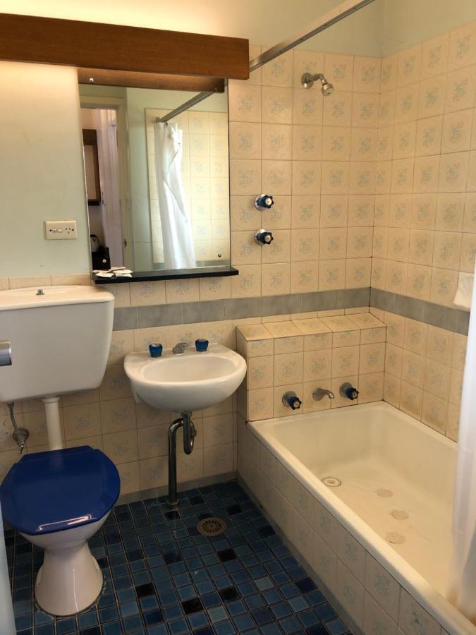 Canberra Lyneham Motor Inn Exteriör bild