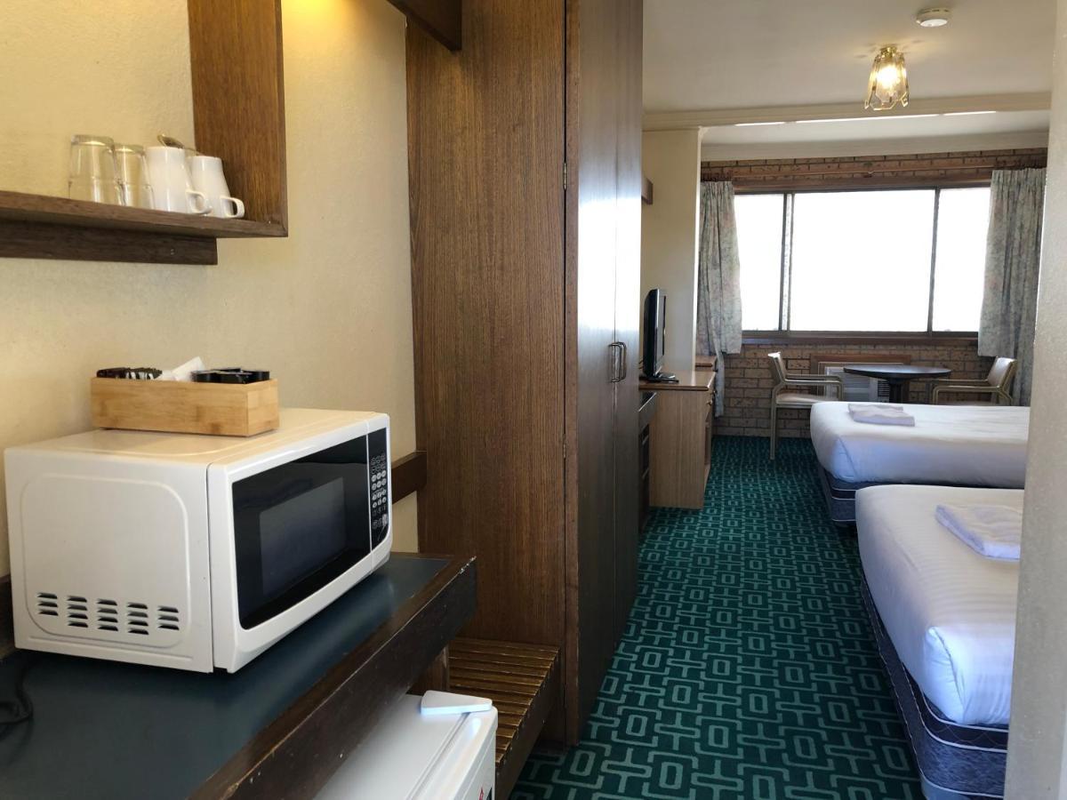 Canberra Lyneham Motor Inn Exteriör bild