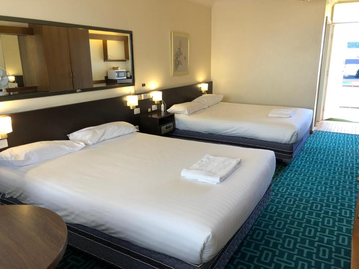 Canberra Lyneham Motor Inn Exteriör bild
