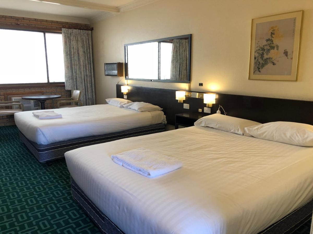 Canberra Lyneham Motor Inn Exteriör bild