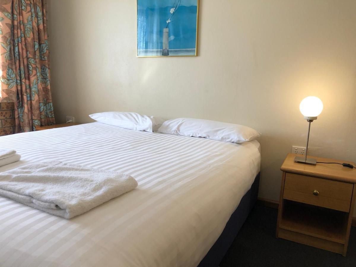 Canberra Lyneham Motor Inn Exteriör bild