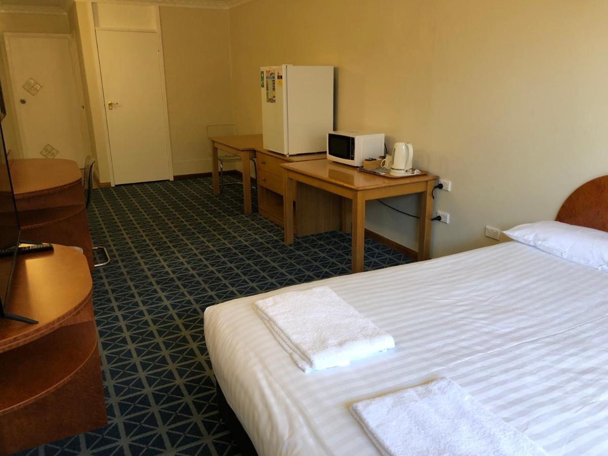 Canberra Lyneham Motor Inn Exteriör bild