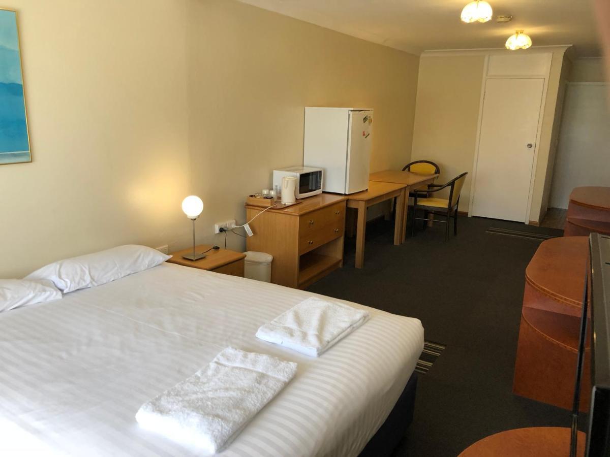 Canberra Lyneham Motor Inn Exteriör bild