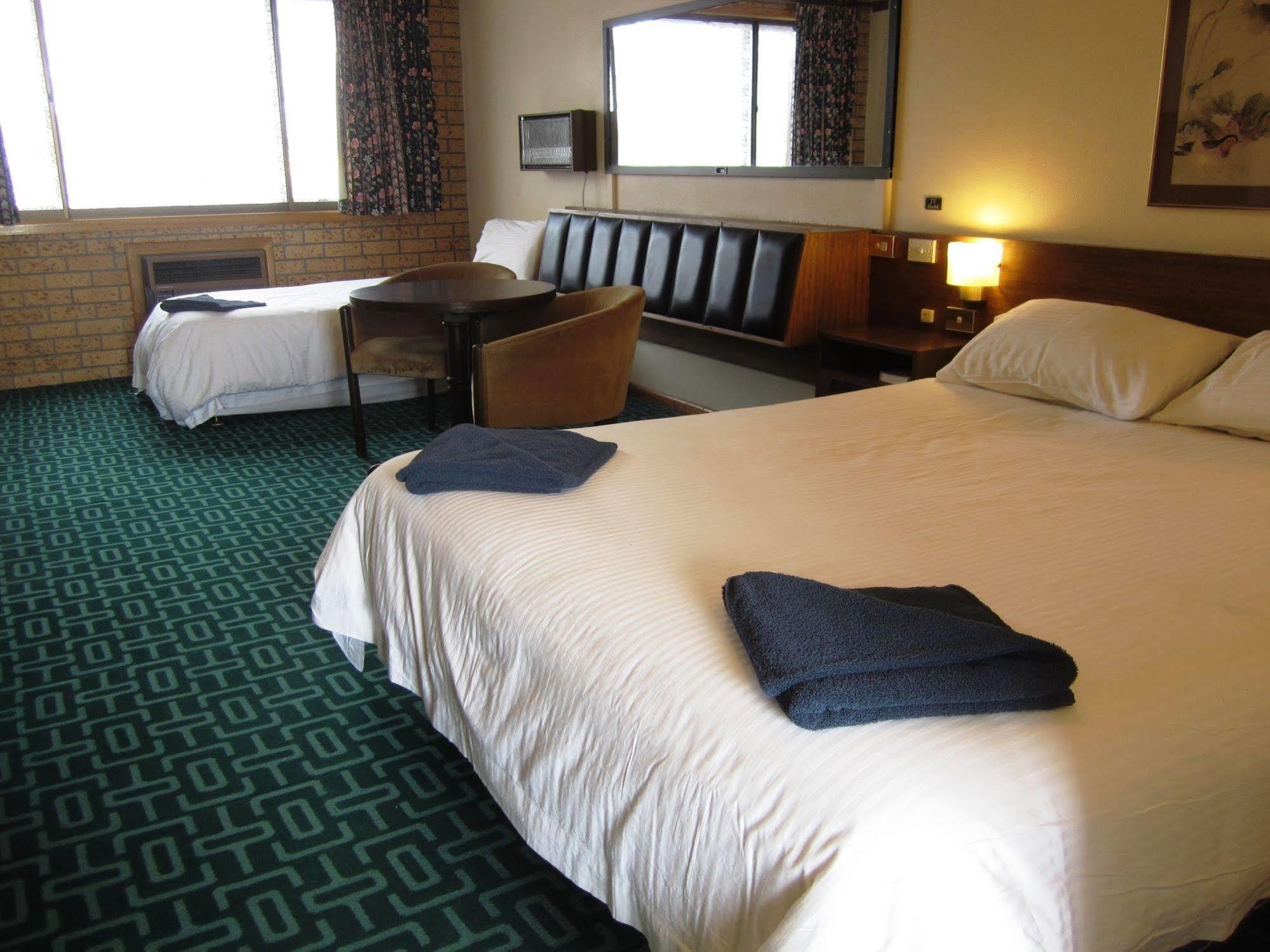 Canberra Lyneham Motor Inn Exteriör bild