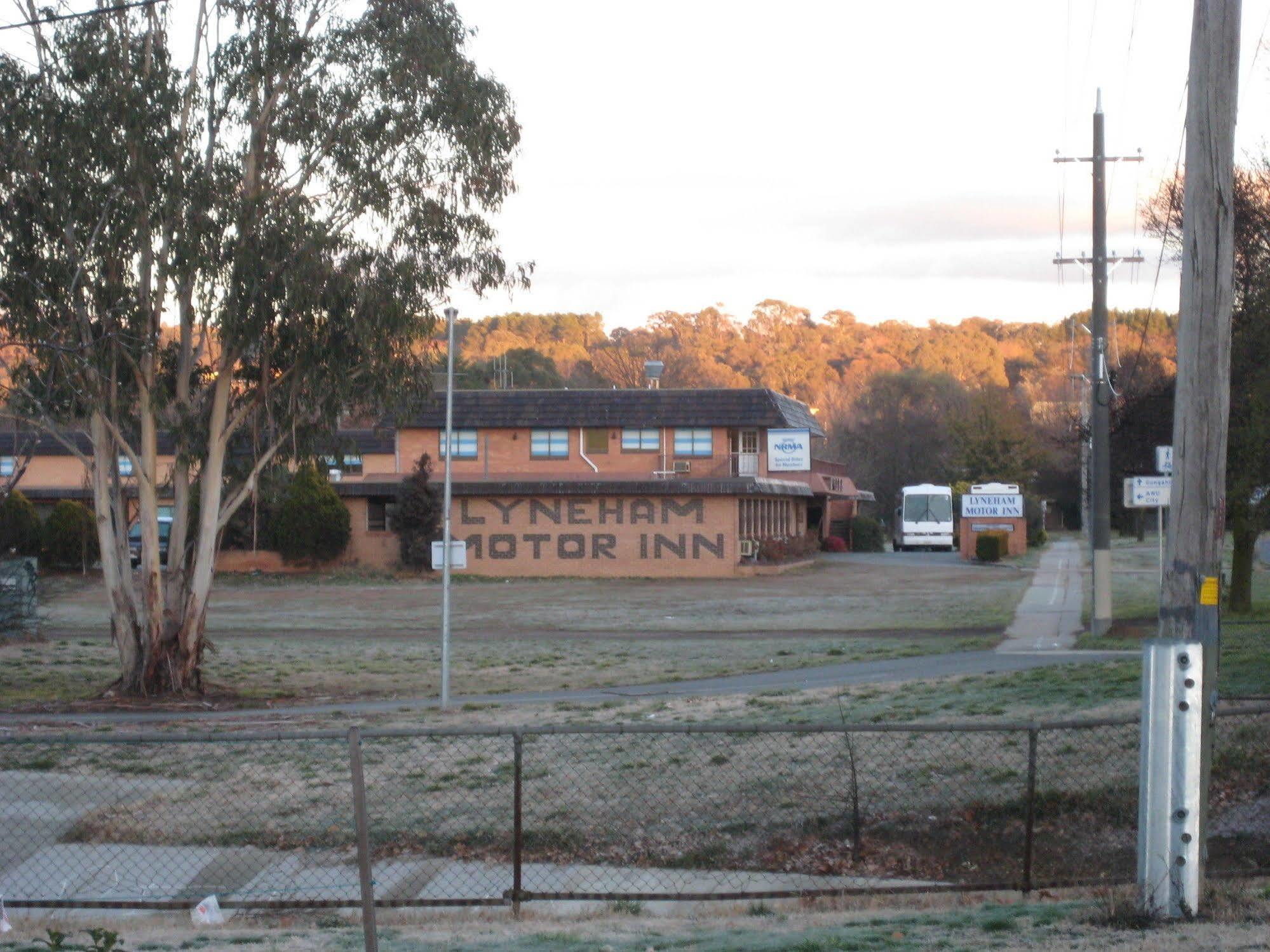 Canberra Lyneham Motor Inn Exteriör bild
